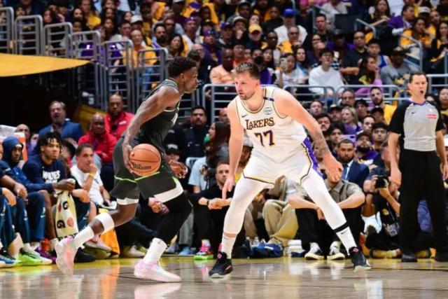 老詹遭生涯最惨G1失利 077被无限针对 湖人危了？