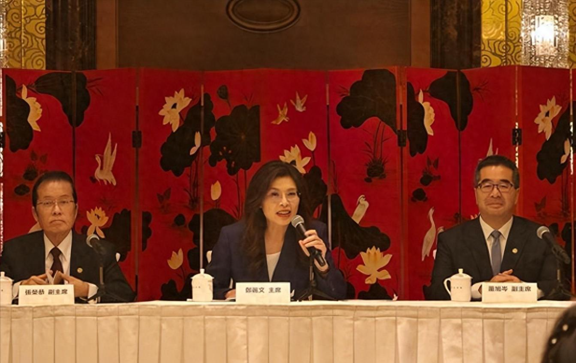 开云体育下载-太罕见！蓝营集体为郑丽文撑腰，10位县市长表态，蒋万安瞒不住了